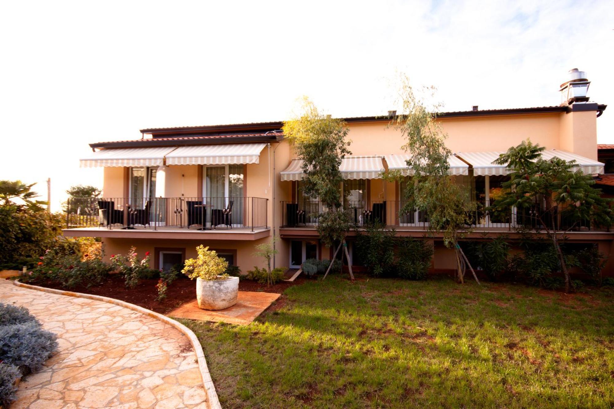 Hotel Zlatna Vala Umag Luaran gambar